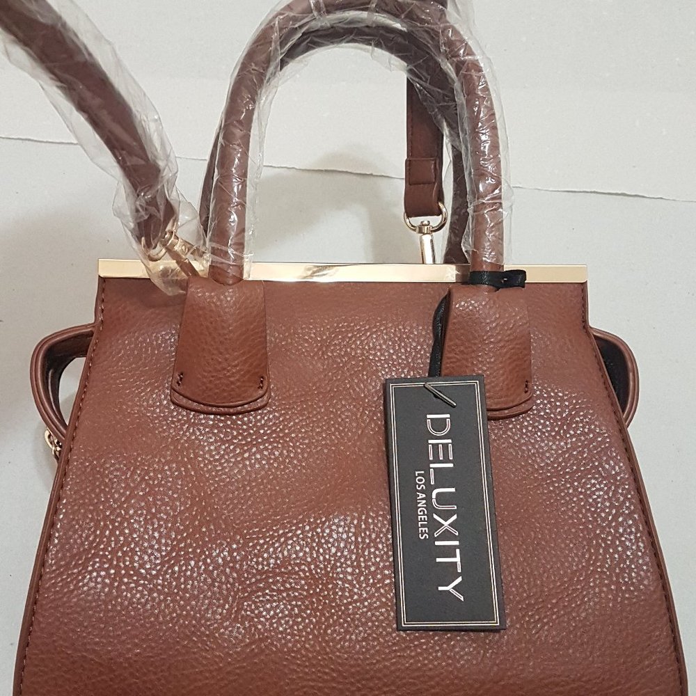Deluxity Los Angeles bag with shoulder strap